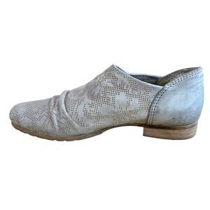 Made in Portugal perforated cut out flats almond toe slip on comfort shoe SZ 9